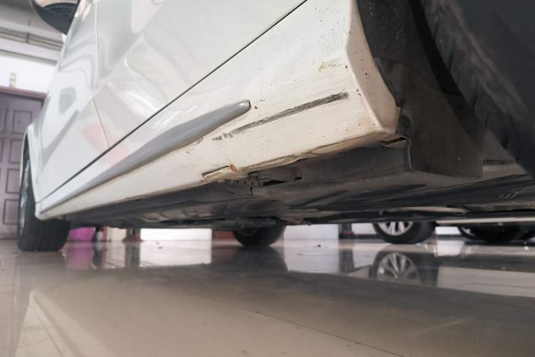 Used Mercedes-Benz C-Class 2019 C 180 L Fashion Edition Sport Version Left Side Sill