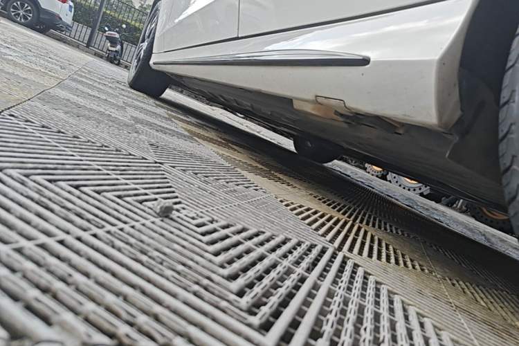Used Mercedes-Benz C-Class 2019 C 260 Sport Edition Left Side Sill
