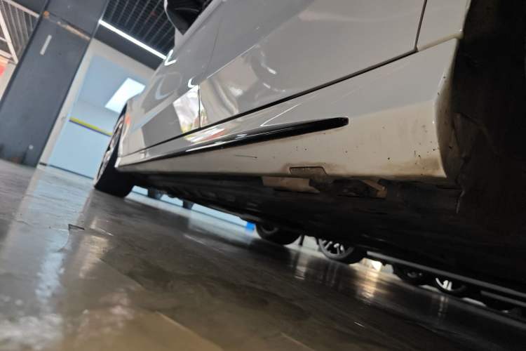 Used Mercedes-Benz C-Class 2019 C 260 Sport Edition Left Side Sill