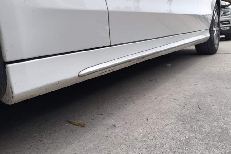Used Mercedes-Benz C-Class 2019 C 180 L Fashion Edition Sport Version Left Side Sill