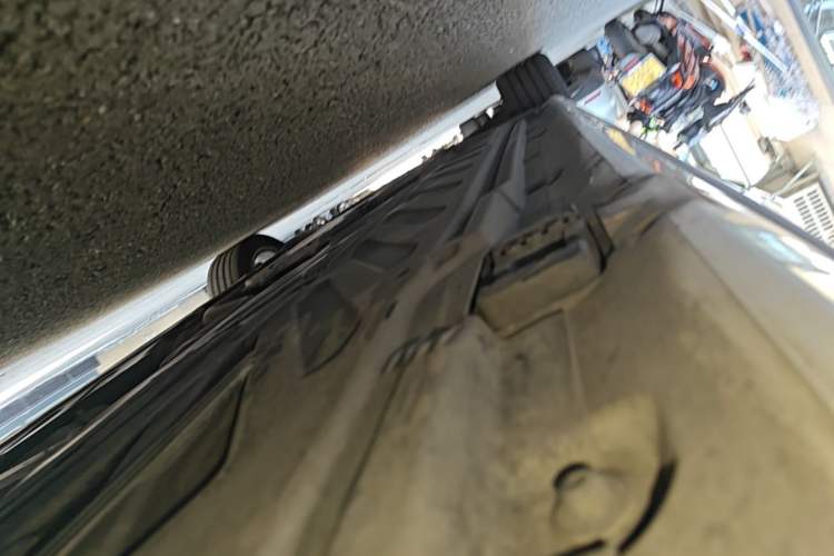 Used Mercedes-Benz C-Class 2019 C 180 L Fashion Edition Sport Version Left Side Sill