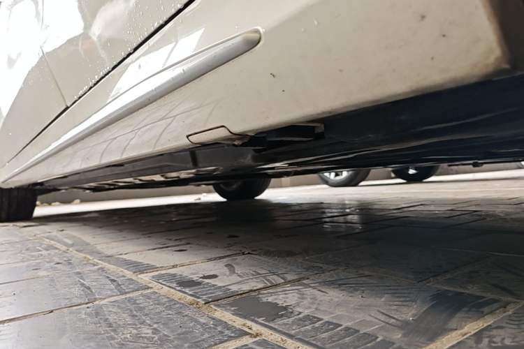Used Mercedes-Benz C-Class 2019 C 180 L Fashion Edition Sport Version Left Side Sill