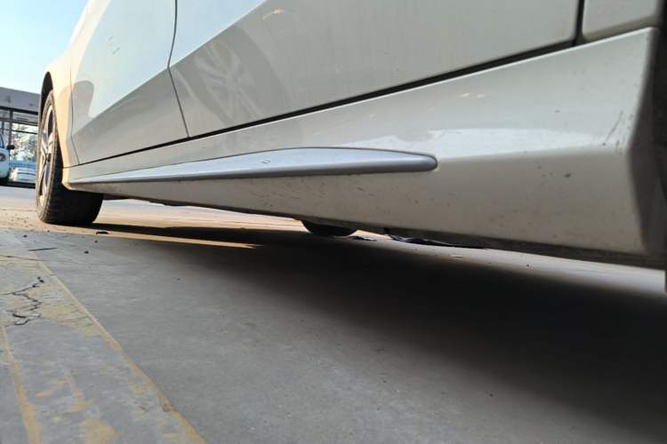Used Mercedes-Benz C-Class 2019 C 260 L Sport Edition Left Side Sill