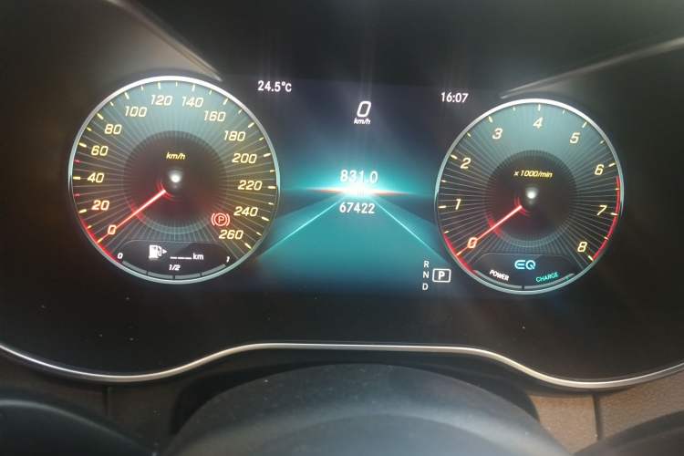 Used Mercedes-Benz C-Class 2019 Restyled C 260 L Sport Edition Odometer Close Up