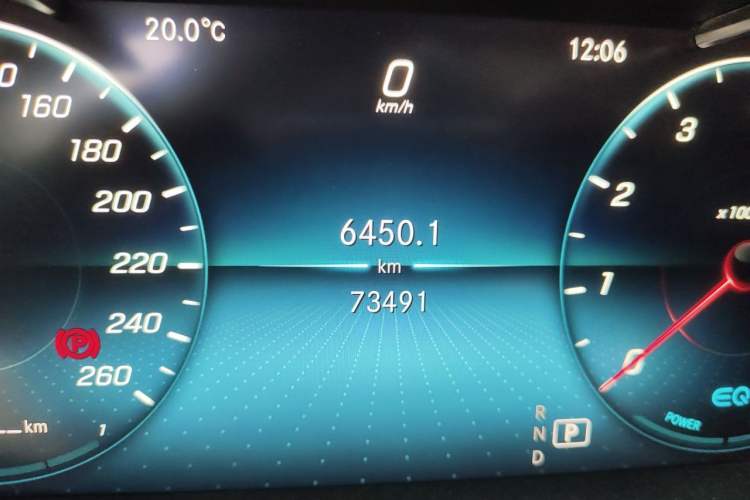 Used Mercedes-Benz C-Class 2019 C 260 L Sport Edition Odometer Close Up
