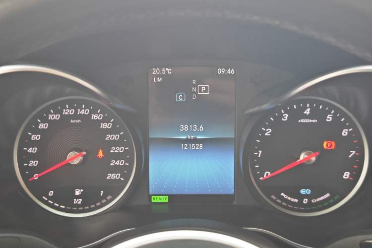 Used Mercedes-Benz C-Class 2019 C 260 L Sport Edition Odometer Close Up