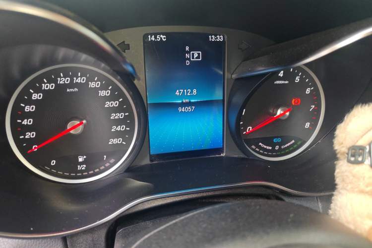 Used Mercedes-Benz C-Class 2019 C 260 Sport Edition Odometer Close Up