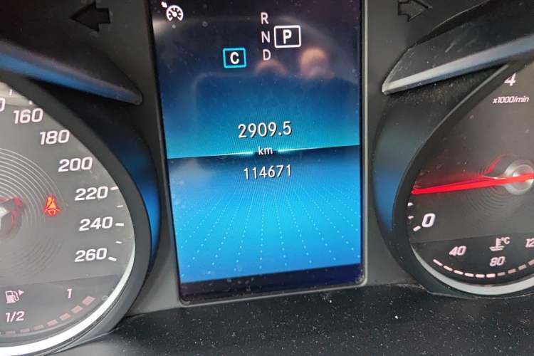 Used Mercedes-Benz C-Class 2019 C 180 L Dynamic Sports Edition Odometer Close Up