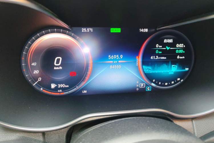 Used Mercedes-Benz C-Class 2019 C 260 Sport Edition Odometer Close Up