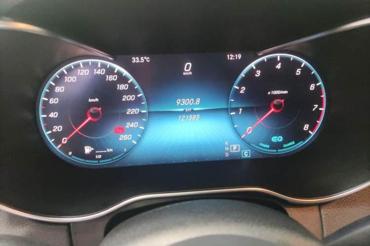 Used Mercedes-Benz C-Class 2019 C 260 L Sport Edition Odometer Close Up