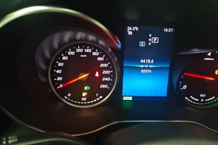 Used Mercedes-Benz C-Class 2019 C 260 Sport Edition Odometer Close Up