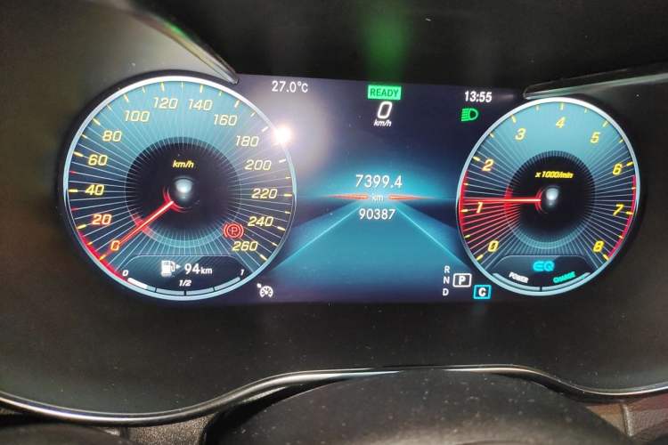 Used Mercedes-Benz C-Class 2019 Restyled C 260 L Sport Edition Odometer Close Up