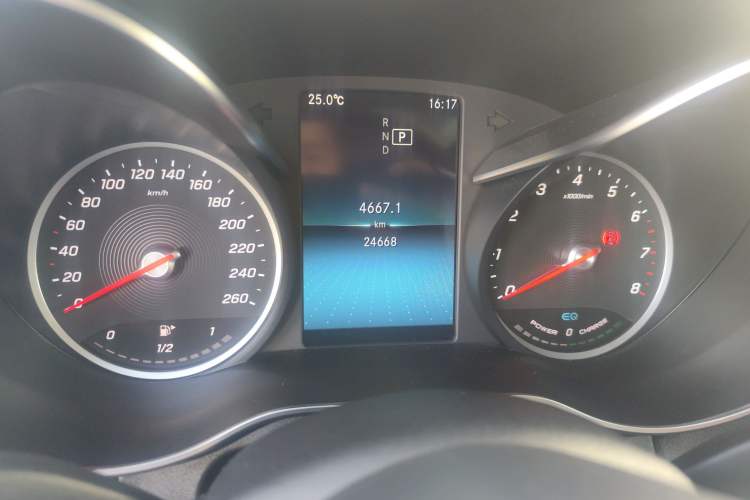 Used Mercedes-Benz C-Class 2019 C 260 L Sport Edition Odometer Close Up