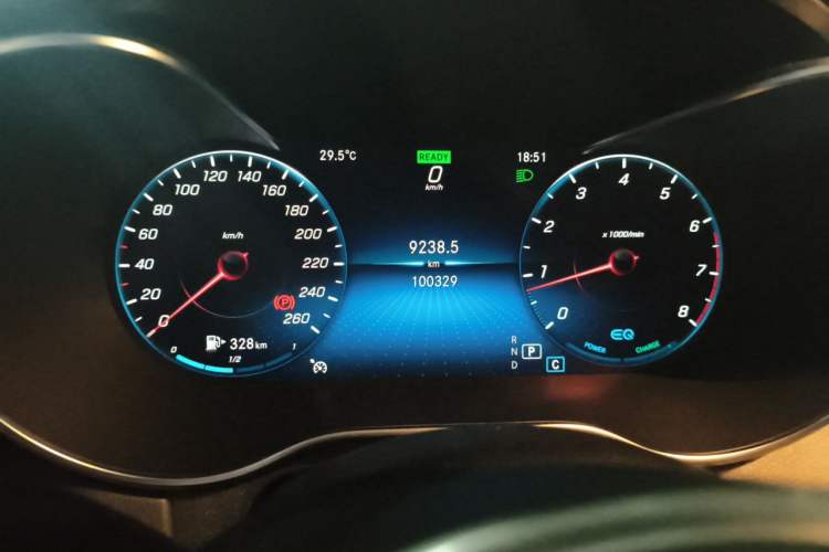 Used Mercedes-Benz C-Class 2019 C 260 L Sport Edition Odometer Close Up