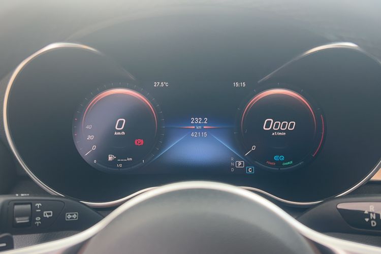 Used Mercedes-Benz C-Class 2019 C 260 Estate Odometer Close Up