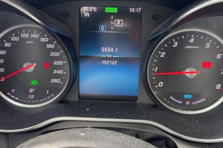 Used Mercedes-Benz C-Class 2019 C 260 L Sport Edition Odometer Close Up