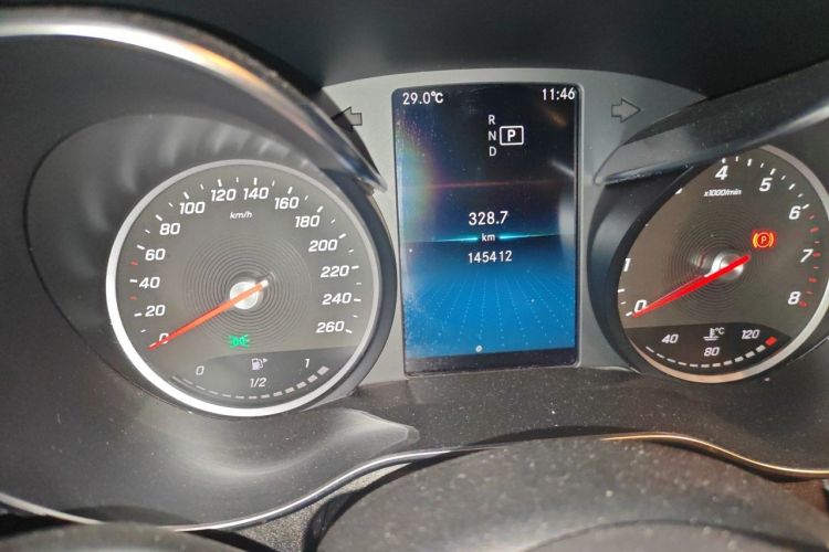 Used Mercedes-Benz C-Class 2019 C 180 L Fashion Edition Sport Version Odometer Close Up
