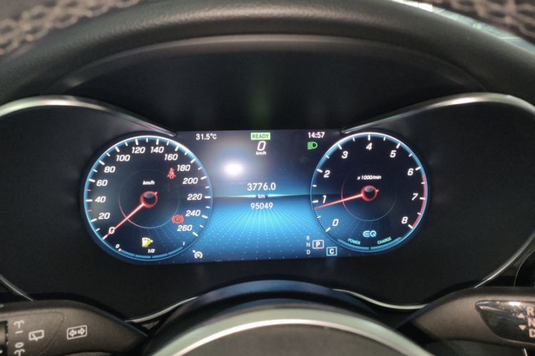 Used Mercedes-Benz C-Class 2019 C 260 Estate Odometer Close Up