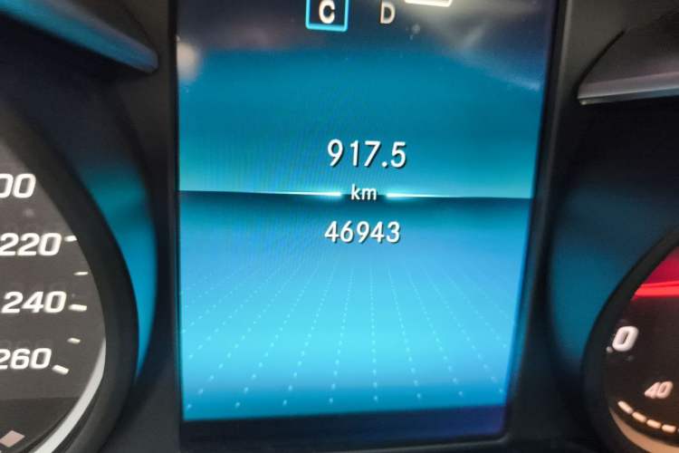 Used Mercedes-Benz C-Class 2019 C 180 L Fashion Edition Sport Version Odometer Close Up