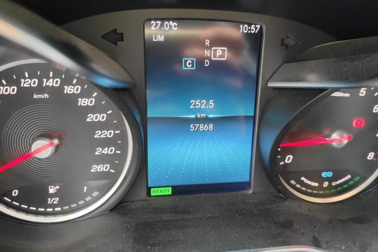 Used Mercedes-Benz C-Class 2019 C 260 Sport Edition Odometer Close Up