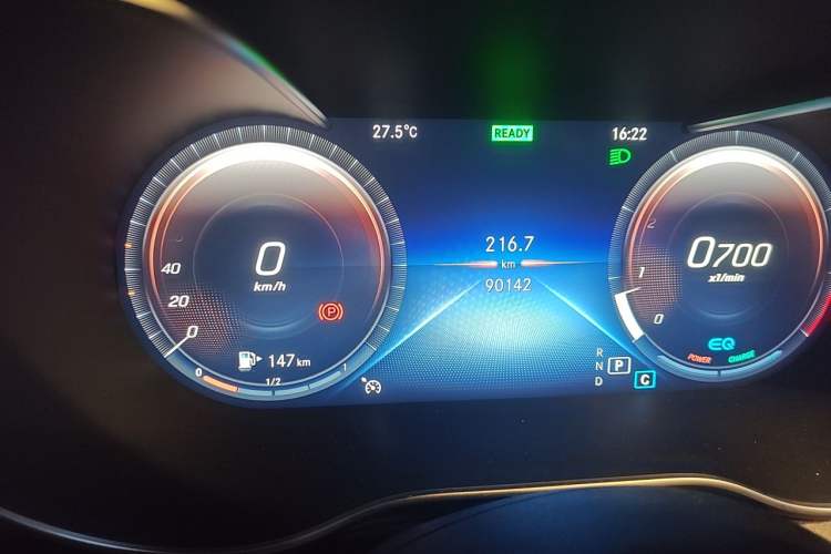 Used Mercedes-Benz C-Class 2019 Restyled C 260 L Sport Edition Odometer Close Up