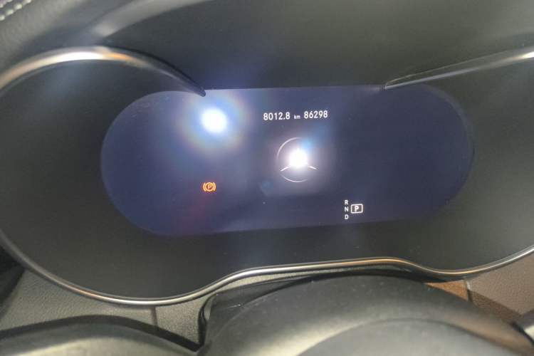 Used Mercedes-Benz C-Class 2019 Updated C 260 L Odometer Close Up