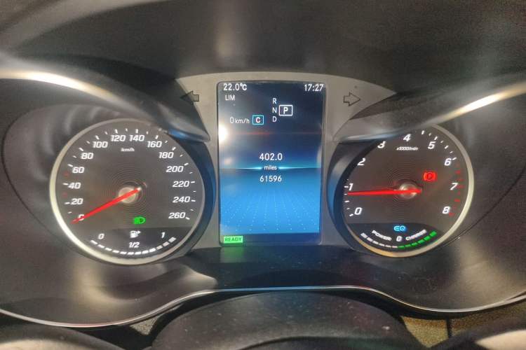 Used Mercedes-Benz C-Class 2019 C 260 Sport Edition Odometer Close Up