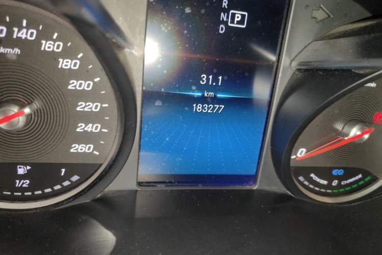 Used Mercedes-Benz C-Class 2019 C 260 L Sport Edition Odometer Close Up