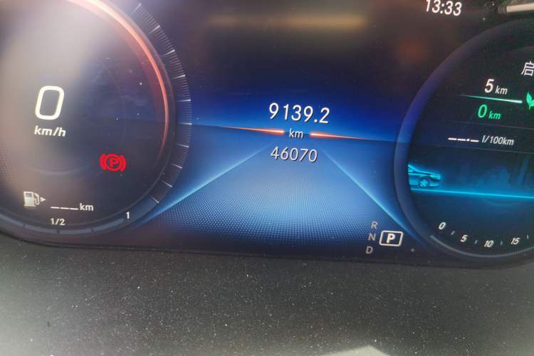 Used Mercedes-Benz C-Class 2019 C 260 L Sport Edition Odometer Close Up