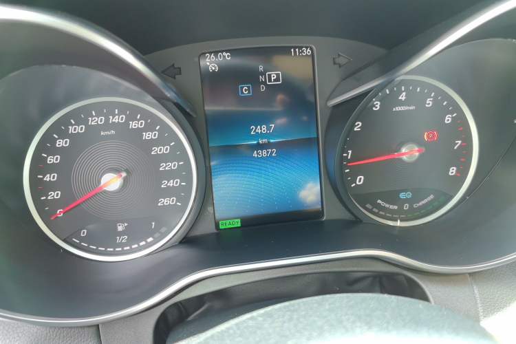 Used Mercedes-Benz C-Class 2019 C 260 L Sport Edition Odometer Close Up