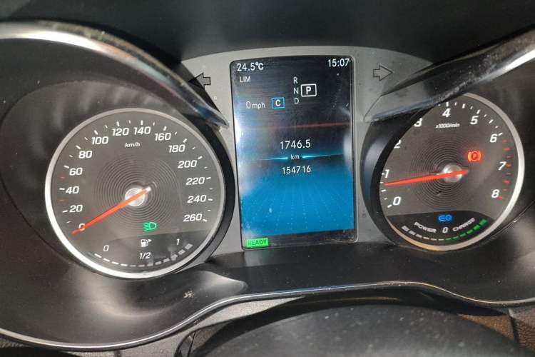 Used Mercedes-Benz C-Class 2019 C 260 L Sport Edition Odometer Close Up
