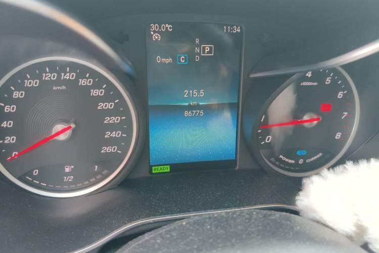 Used Mercedes-Benz C-Class 2019 C 260 Sport Edition Odometer Close Up