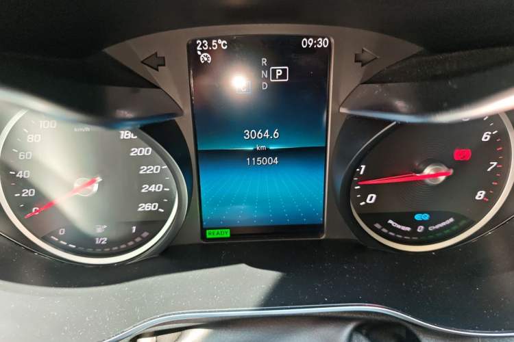 Used Mercedes-Benz C-Class 2019 C 260 L Sport Edition Odometer Close Up