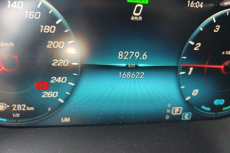 Used Mercedes-Benz C-Class 2019 Restyled C 260 L Sport Edition Odometer Close Up