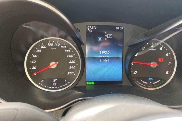 Used Mercedes-Benz C-Class 2019 C 260 L Sport Edition Odometer Close Up