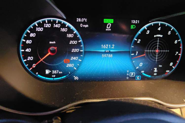 Used Mercedes-Benz C-Class 2019 Restyled C 260 L Sport Edition Odometer Close Up