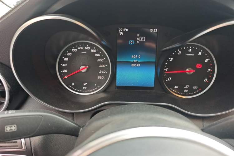 Used Mercedes-Benz C-Class 2019 C 180 L Fashion Edition Sport Version Odometer Close Up
