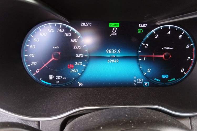 Used Mercedes-Benz C-Class 2019 C 260 Coupe Odometer Close Up