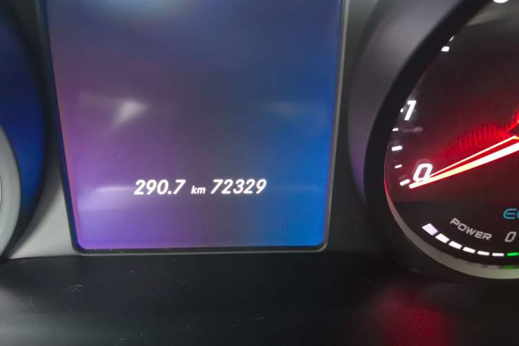 Used Mercedes-Benz C-Class 2019 C 260 L Sport Edition Odometer Close Up