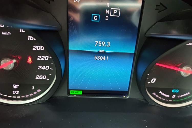 Used Mercedes-Benz C-Class 2019 C 260 Sport Edition Odometer Close Up