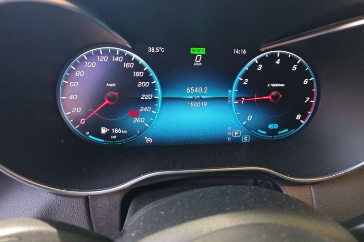 Used Mercedes-Benz C-Class 2019 Restyled C 260 L Sport Edition Odometer Close Up