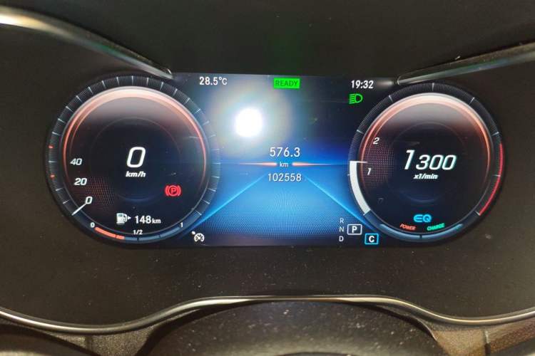 Used Mercedes-Benz C-Class 2019 Restyled C 260 L Sport Edition Odometer Close Up