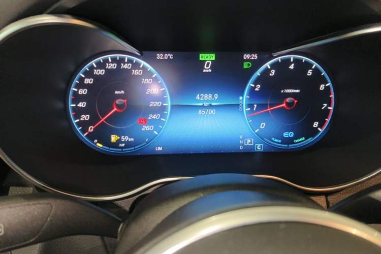 Used Mercedes-Benz C-Class 2019 Updated C 260 L Odometer Close Up