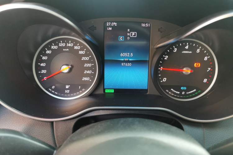 Used Mercedes-Benz C-Class 2019 C 260 L Sport Edition Odometer Close Up