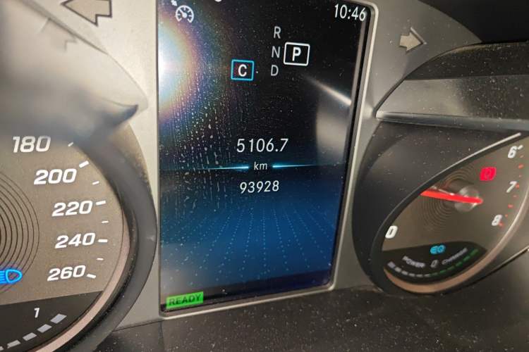 Used Mercedes-Benz C-Class 2019 C 260 L Sport Edition Odometer Close Up