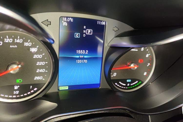 Used Mercedes-Benz C-Class 2019 C 260 L Sport Edition Odometer Close Up