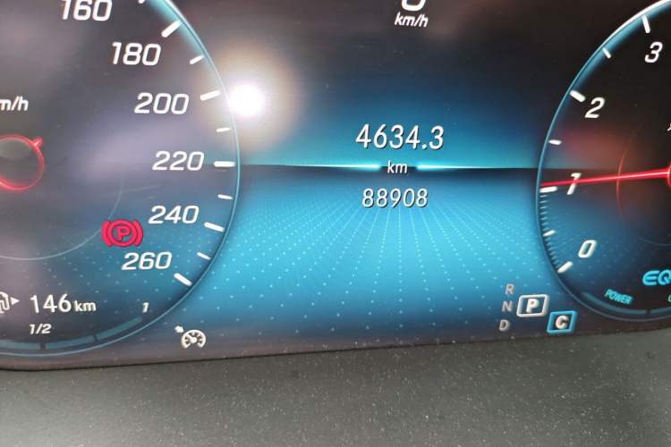 Used Mercedes-Benz C-Class 2019 C 260 Estate Odometer Close Up