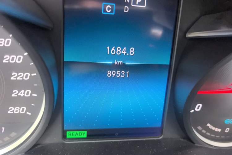 Used Mercedes-Benz C-Class 2019 C 260 L Odometer Close Up