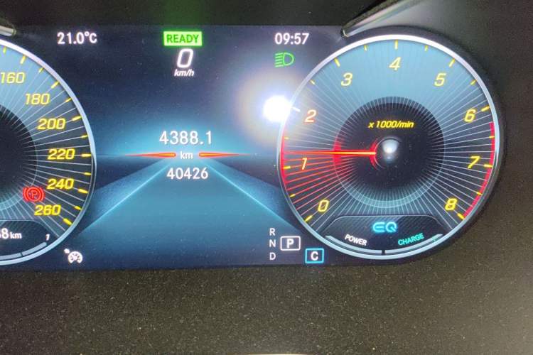 Used Mercedes-Benz C-Class 2019 Restyled C 260 L Sport Edition Odometer Close Up