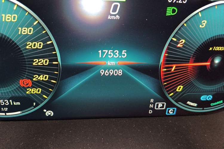 Used Mercedes-Benz C-Class 2019 Restyled C 260 L Sport Edition Odometer Close Up